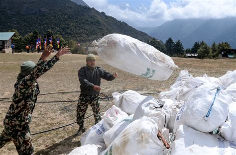 Nepal Everest Cleanup Drive Yields 24 200 Pounds Of Garbage 4 Bodies